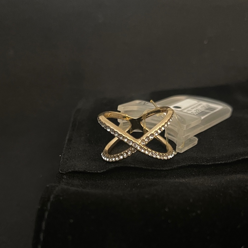 Elegant Gold and Silver Women's Ring